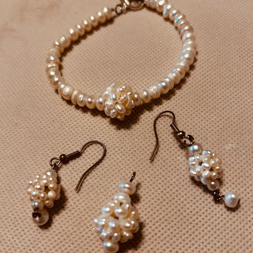 Elegant Pearl Jewelry Set